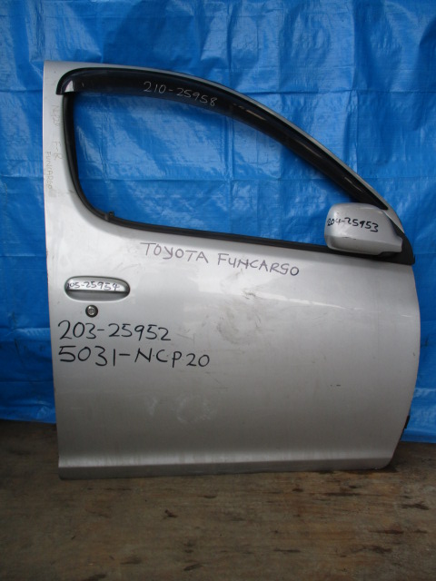 Used Toyota Funcargo WEATHER SHIELD FRONT RIGHT